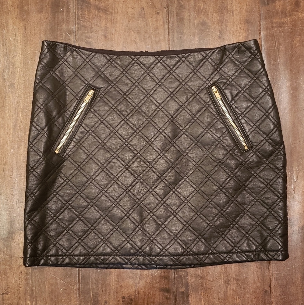 NWOT Express Pleather Quilted Zipper Skirt